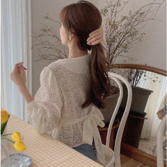 Floral lace blouse top button waist tie white cream womens top - Picture 4 of 4